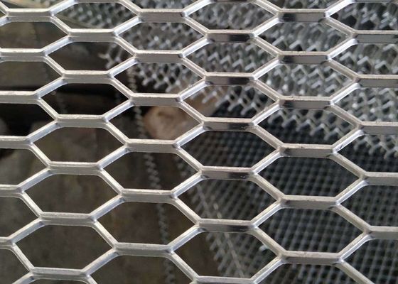 Εξαγωνικό τρύπα επεκταθε'ν κηρήθρα πλέγμα μετάλλων για τα κάγκελα ISO9002 αυτοκινήτων