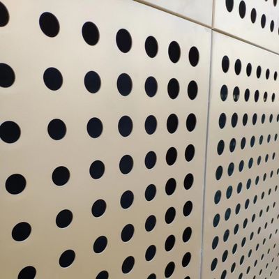 Γαλβανισμένα διάτρητα μεταλλικά φύλλα με στρογγυλές οπές για διακόσμηση