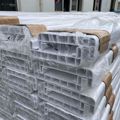 Φιλικό άλογο PVC Eco που περιφράζει το άσπρο χρώμα 5ft κατά 8ft 4 ράγες