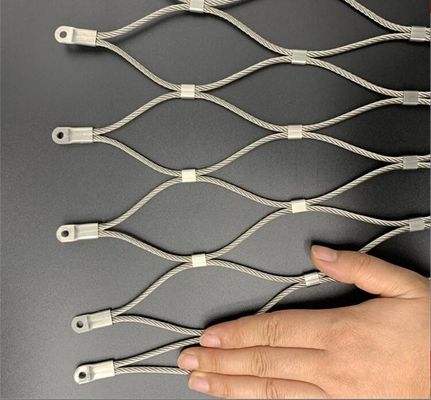 Ασημένιο πλέγμα σχοινιών από ανοξείδωτο χάλυβα με ιδιότητες αντοχής στο μάσημα και στον ισχυρό χιονισμένο άνεμο για πτηνοτροφεία και ζωολογικούς κήπους