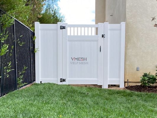 Επικίνδυνο 6 * 8 πόδια Pvc Privacy Φράχτης Λευκό χρώμα
