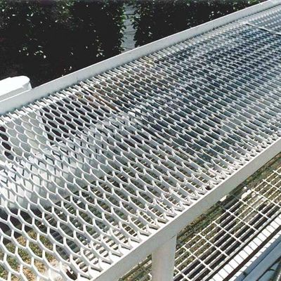 Ατσάλι άνθρακα 4mm Εξάγωνη Τρύπα Διευρυμένο Μεταλλικό Πλέγμα Βαρέως Τύπου