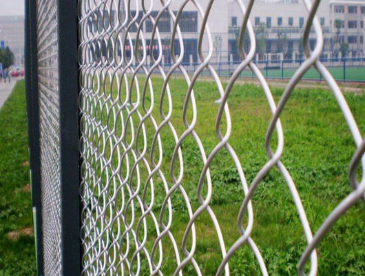 Ζεστό βύθιση γαλβανισμένο φράχτη αλυσίδας σύνδεσης 5ft για αθλητικά πεδία