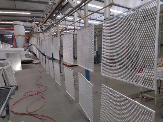 η σκόνη που ντύνει το άσπρο επεκταθε'ν χρώμα πλέγμα μετάλλων για τον τοίχο