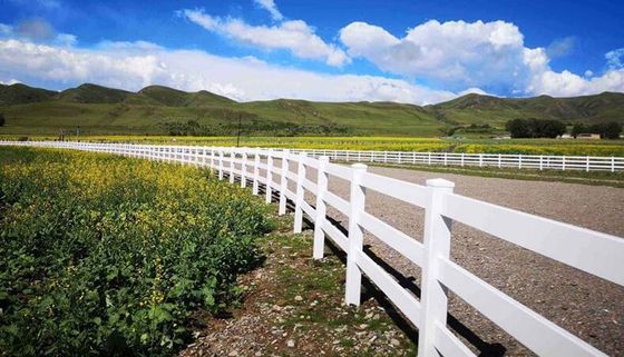 Σταθερό λευκό 3rails σχεδιασμό φράχτης PVC πλαστικό βινύλιο Ranch Paddock άλογο φράχτη