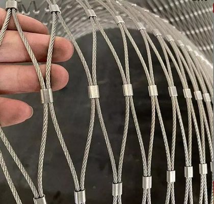Ελαστικό δίκτυο σχοινιών από ανοξείδωτο χάλυβα για την προστασία κτιρίων