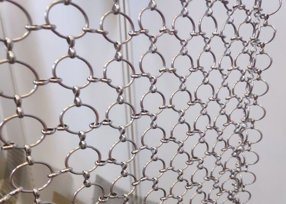 Χρυσή αλεξίπυρη κουρτίνα 3.8mm50mm πλέγματος δαχτυλιδιών Chainmail άνοιγμα