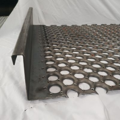 Χάλυβας άνθρακα πιασιμάτων Perf Ο 3mm διατρυπημένες ανοικτές σανίδες πιασιμάτων για την πλατφόρμα
