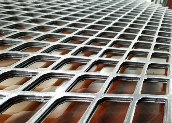 Ο χάλυβας άνθρακα 1/2» διαμάντι 18 ισίωσε το επεκταθε'ν πλέγμα 3ft*8ft 4ft*10ft μετάλλων